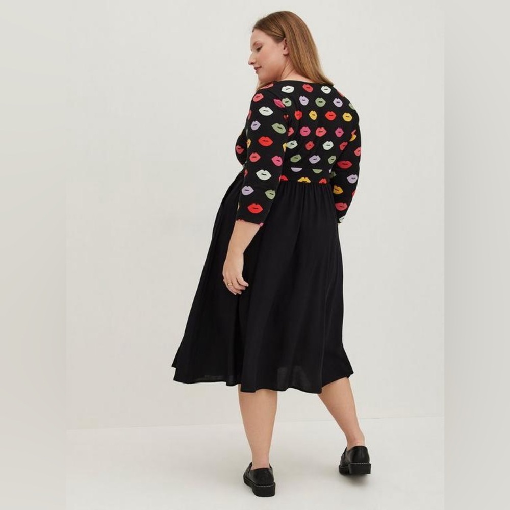 Torrid Kissy Lips Midi Challis And Jersey Dress Women’s Size 00 Medium M Rare!!! - Picture 3 of 9